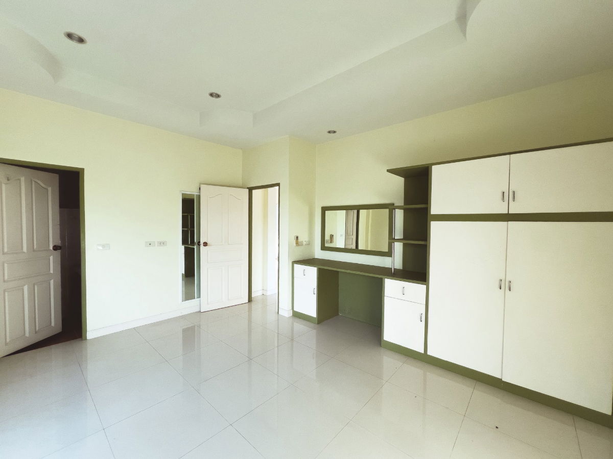 รูป ขายบ้านเดี่ยว พร้อมสระว่ายน้ำ พื้นที่กว้างมากกว่า 1 ไร่ - รูปที่ 15/32