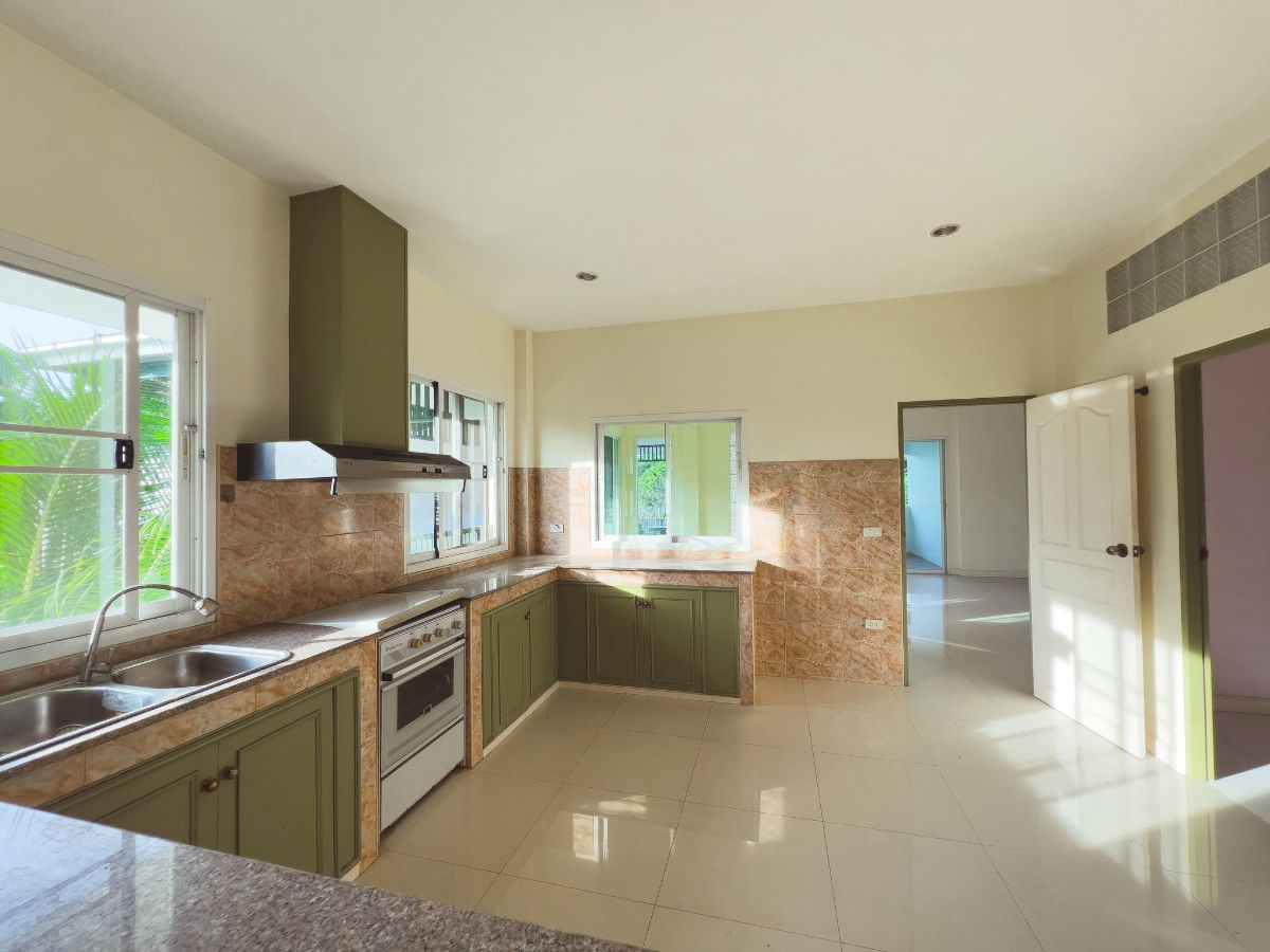 รูป ขายบ้านเดี่ยว พร้อมสระว่ายน้ำ พื้นที่กว้างมากกว่า 1 ไร่ - รูปที่ 20/32