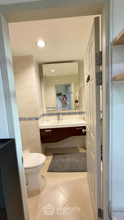 picture 1-BR Condo at Life @ Ratchada-Suthisan near MRT Sutthisan (ID 2441598) - 4/10