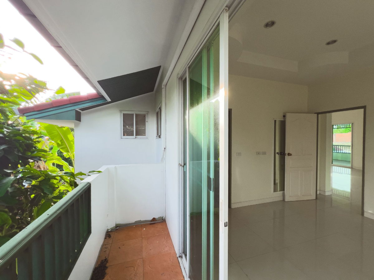 รูป ขายบ้านเดี่ยว พร้อมสระว่ายน้ำ พื้นที่กว้างมากกว่า 1 ไร่ - รูปที่ 17/32