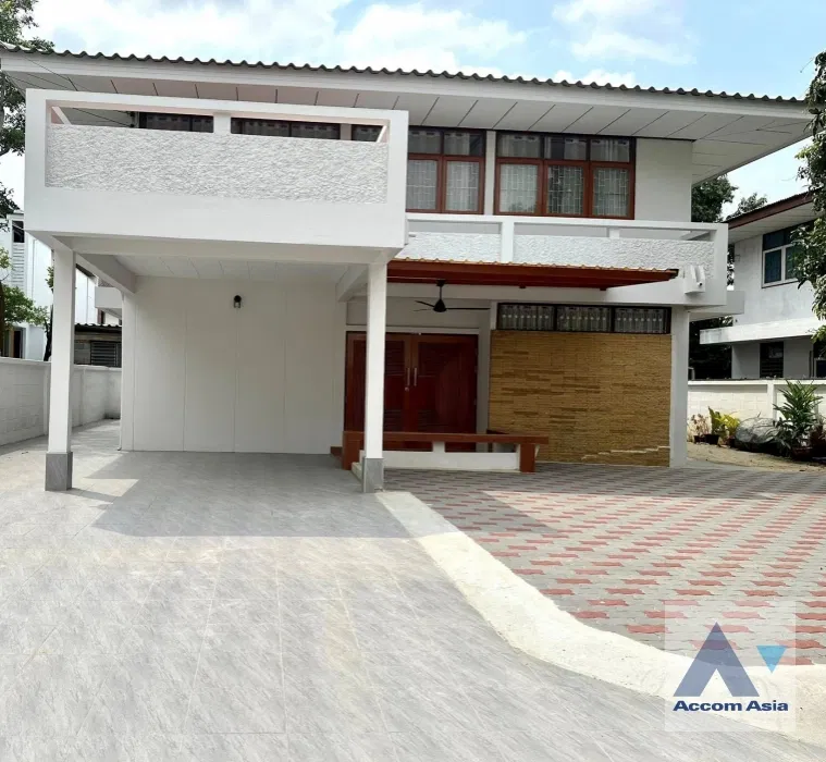 picture 🔼🔽 AccomA 📩 Pet friendly,Fully Furnished 4 BR House in Bang Chak (AA44794) - 1/20