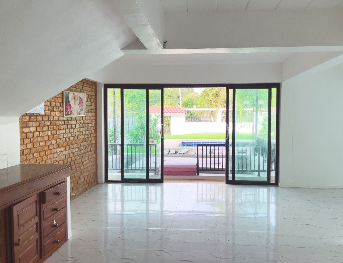 รูป ขายบ้านเดี่ยว พร้อมสระว่ายน้ำ พื้นที่กว้างมากกว่า 1 ไร่ - รูปที่ 25/32