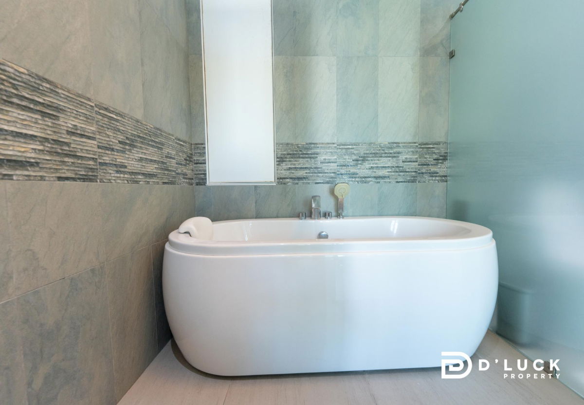 รูป เดอะ แซงชัวรี วงศ์อมาตย์ คอนโดหรูพัทยาติดทะเล ให้เช่า 2 ห้องนอน พื้นที่ใช้สอยกว้างขวาง ห้องติดสระ พร้อมลิฟต์ส่วนตัว - รูปที่ 37/50