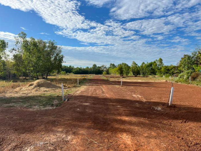 รูป ขายที่ดินสวย วิวดีติดคลอง ใกล้สนามบินสกลนคร - รูปที่ 7/13