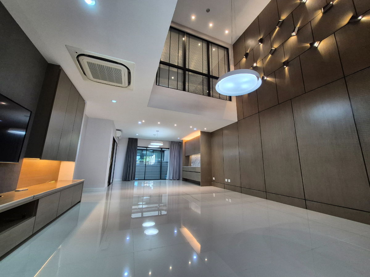 picture Modern Luxury TownHome⭐3 Bedroom⭐Krungthep Kreetha Road  - 3/36