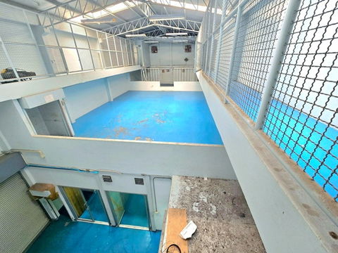 BTS สะพานตากสิน 2.6 กม. นานาชาติคิงส์คอลเลจ 2.6 กม.ขาย-ให้เช่าอาคารพาณิชย์ 3.5 ชั้น2 คูหา+โกดัง 2 ชั้นหลังมุม 674 ตร.ม