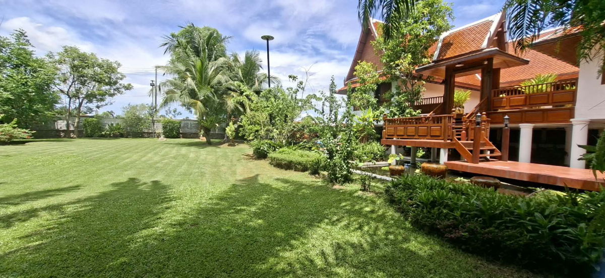 รูป บ้านสไตล์รีสอร์ทขอบอ่างมาบประชัน พัทยา - รูปที่ 1/12