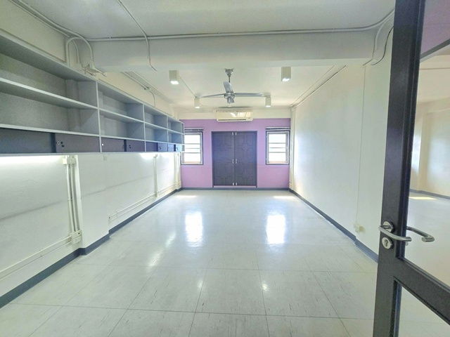 รูป BTS สะพานตากสิน 2.6 กม. นานาชาติคิงส์คอลเลจ 2.6 กม.ขาย-ให้เช่าอาคารพาณิชย์ 3.5 ชั้น2 คูหา+โกดัง 2 ชั้นหลังมุม 674 ตร.ม - รูปที่ 8/8