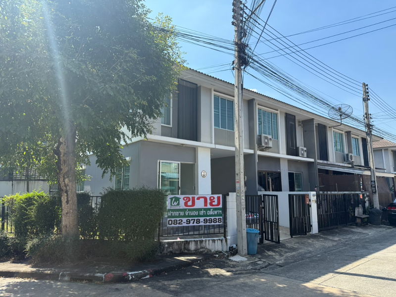 ขายทาวน์โฮม : ขายทาวน์เฮาส์หลังมุม ม.พฤกษาวิลล์79 รีโนเวทใหม่ โทร 082-978-9988