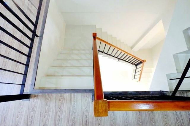 รูป ไบเทค บางนา 2.4 กม.BTSอุดมสุข 800ม. ให้เช่าอาคารพาณชิย์ 5ชั้น 520ตร.ม. รร.นานาชาติกลอรี่สิงคโปร์ 600 ม. 6 นอน 8 น้ำ ถ.สุขุมวิท บางนา-ตราด - รูปที่ 4/8