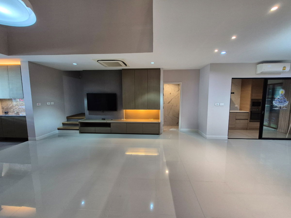 picture Modern Luxury TownHome⭐3 Bedroom⭐Krungthep Kreetha Road  - 5/36