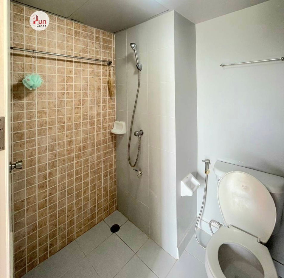 picture Lumpini township condo for rent. - 5/8