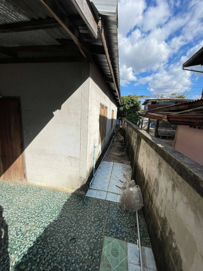picture Selling land with house, 138 sqm. - 8/9