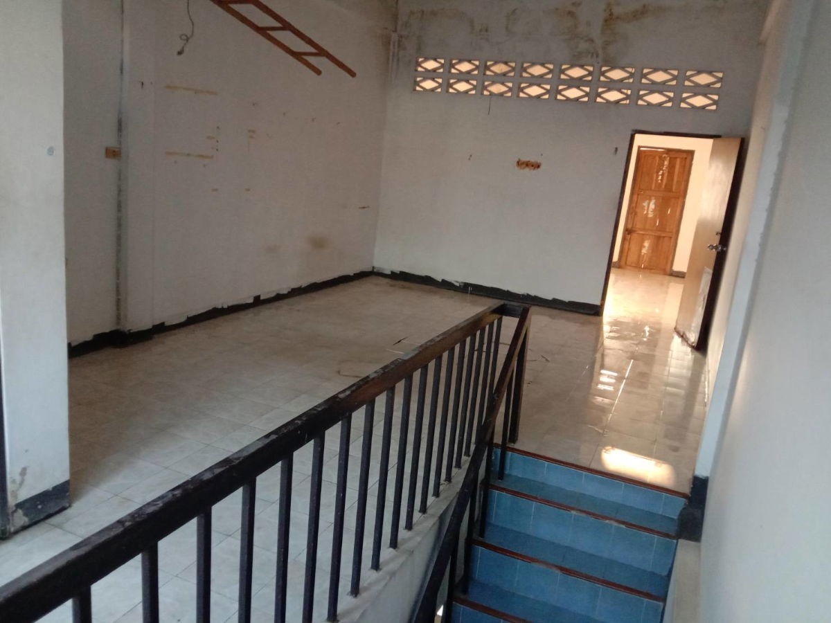 รูป อาคารพาณิชย์2ชั้นครึ่ง ทำเลดี ย่านมหาชัย สมุทรสาคร  เหมาะทำธุรกิจ  - รูปที่ 18/22