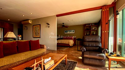 ขายคอนโด : 🛏️ 1 ห้องนอน - 🛁 1 ห้องน้ำ - 🏙️ Sea View - 🌏 ชื่อชาวต่างชาติ - 🏢 View Talay 5 Jomtien Condominium Beach - รหัส: VT5C12