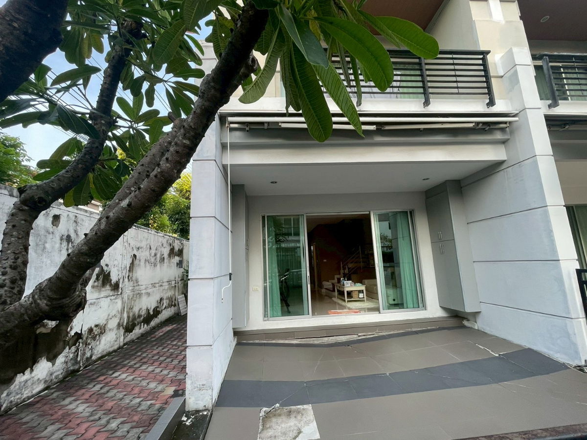 รูป ขายด่วนทาวน์โฮม บ้านกลางเมือง Urbanion ศรีนครินทร์ 46/1 ตกแต่งครบพร้อมเข้าอยู่ บ้านหลังมุม (N.1951) - รูปที่ 3/14