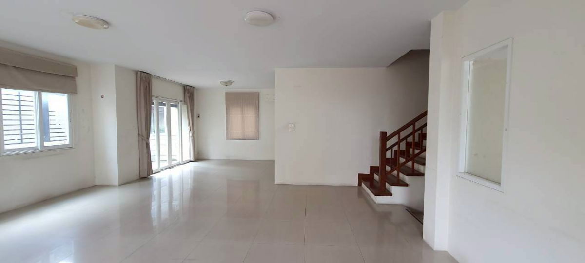 รูป ขายด่วน! บ้านเดี่ยว หมู่บ้าน เศรณีรายา 1 (Serranee Raya 1)  เพียง 6,990,000 บาท บ้านเดี่ยว 2 ชั้น 3 ห้องนอน 3 ห้องน้ำ 1 ห้องครัว จอดรถในบ้านได้ 2 คัน - รูปที่ 35/41