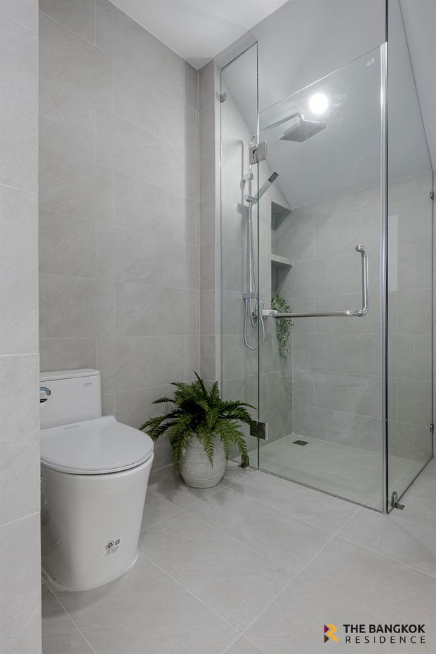 รูป 🎯ทาวน์โฮม3 ชั้น รีโนเวทใหม่ ฟีล Private Café Exclusive หลังเดียวเท่านั้น ทำเลทองหล่อ-เอกมัย - รูปที่ 19/20