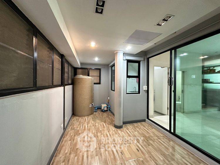 รูป ทาวน์เฮ้าส์ 3-ห้องนอน ใน บางพึ่ง (ID 2430993) - รูปที่ 7/9