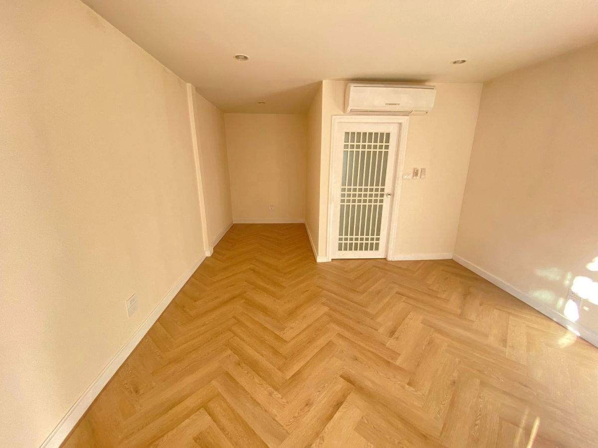 รูป 🏢✨ ทาวน์โฮม 5 ชั้น รีโนเวทใหม่ ซอยเกษมสันต์ 1🚆 ใกล้ BTS สนามกีฬาแห่งชาติ💰 ค่าเช่า: 110,000 บาท / เดือนรหัสทรัพย์: RS4293 - รูปที่ 3/7