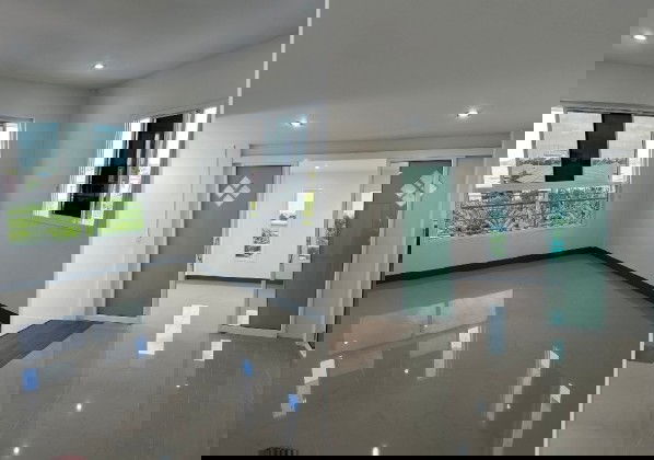 รูป ให้เช่าอาคาร / อาคารสำนักงาน 4 ชั้น / ซอยพัฒนาการ 97 / พื้นที่ใช้สอย 698 ตารางเมตร / แอร์ 3 เครื่อง (คนเช่าติดเพิ่มเองได้) / จอดรถ 5-6 คัน  - รูปที่ 16/17