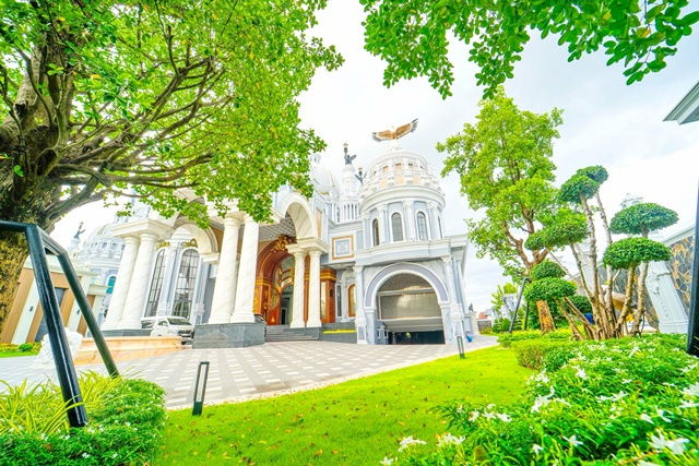 รูป ถ.อักษะ พุทธมณฑลสาย3 14นาที จากเซนทรัลปิ่นเกล้า ขายคฤหาสน์หรู 3ชั้น รวมชั้นใต้ดินจอดรถ super car 20คัน 2ไร่ 70ตรว. เต็มพื้นที่ - รูปที่ 1/8