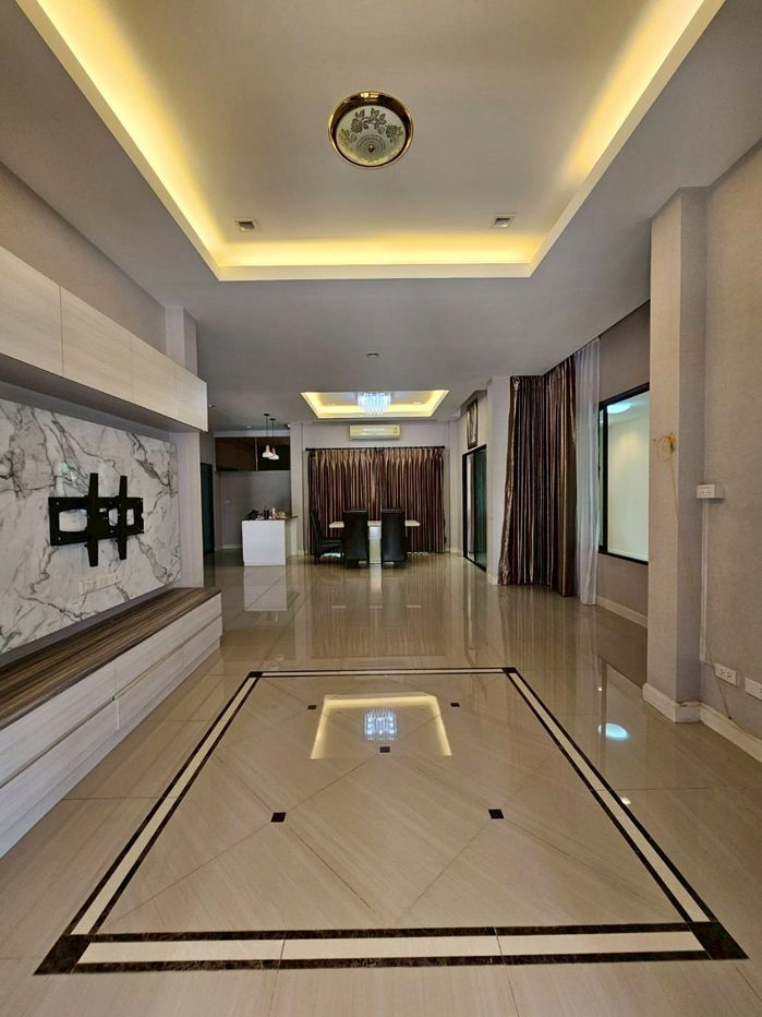 รูป บ้านเดี่ยว 2 ชั้น หมู่บ้านลัดดาวิลล์ โครงการ 4 บนที่ดินขนาดกำลังดี ฟังก์ชันครบ พร้อมอยู่จริง  ทำเลเดินทางสะดวก ใกล้รถไฟฟ้าและศูนย์การค้า List :92553 - รูปที่ 5/10