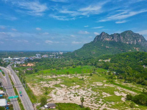 28,000 m² Land for Sale close to Camel Republic (ID 2432925)