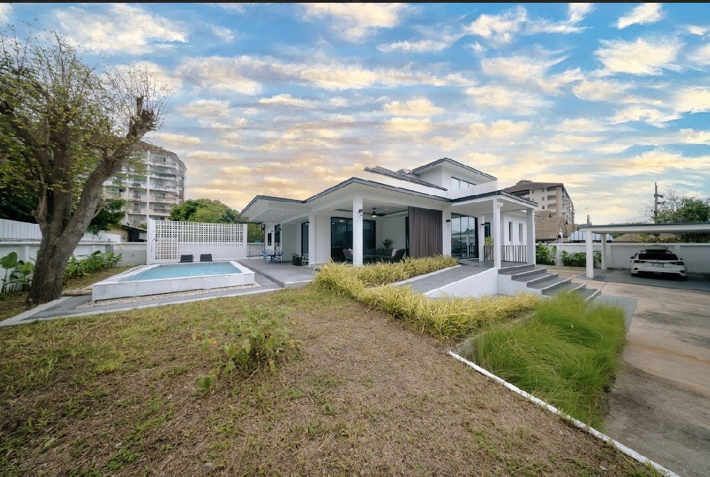 picture Luxury Pool Villa for Sale – North Pattaya (Sea Side) - 24/24