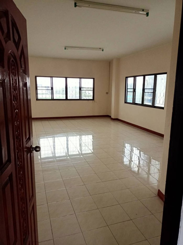 รูป อาคารพาณิชย์ให้เช่าใจกลางเมืองนครสวรรค์ - รูปที่ 6/11