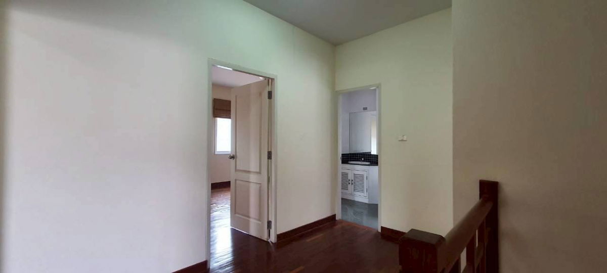 รูป ขายด่วน! บ้านเดี่ยว หมู่บ้าน เศรณีรายา 1 (Serranee Raya 1)  เพียง 6,990,000 บาท บ้านเดี่ยว 2 ชั้น 3 ห้องนอน 3 ห้องน้ำ 1 ห้องครัว จอดรถในบ้านได้ 2 คัน - รูปที่ 10/41