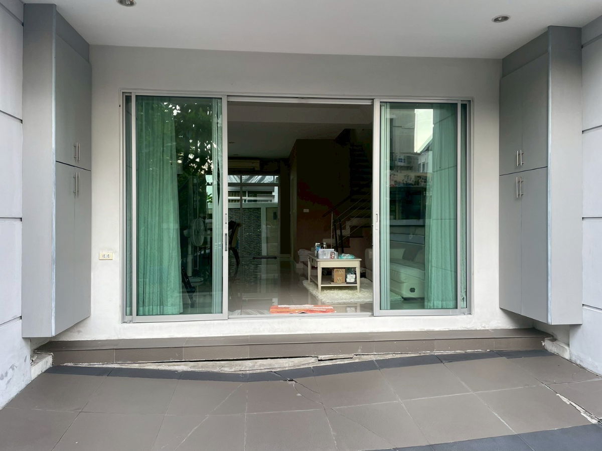 รูป ขายด่วนทาวน์โฮม บ้านกลางเมือง Urbanion ศรีนครินทร์ 46/1 ตกแต่งครบพร้อมเข้าอยู่ บ้านหลังมุม (N.1951) - รูปที่ 14/14