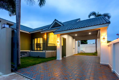 บ้านเดี่ยว ชลบุรี : ขายบ้านเดี่ยวชั้นเดียว ใกล้ทะเลจอมเทียน พร้อมเฟอร์นิเจอร์ พร้อมเข้าอยู่ ราคาเพียง 5.49 ล้านบาท!