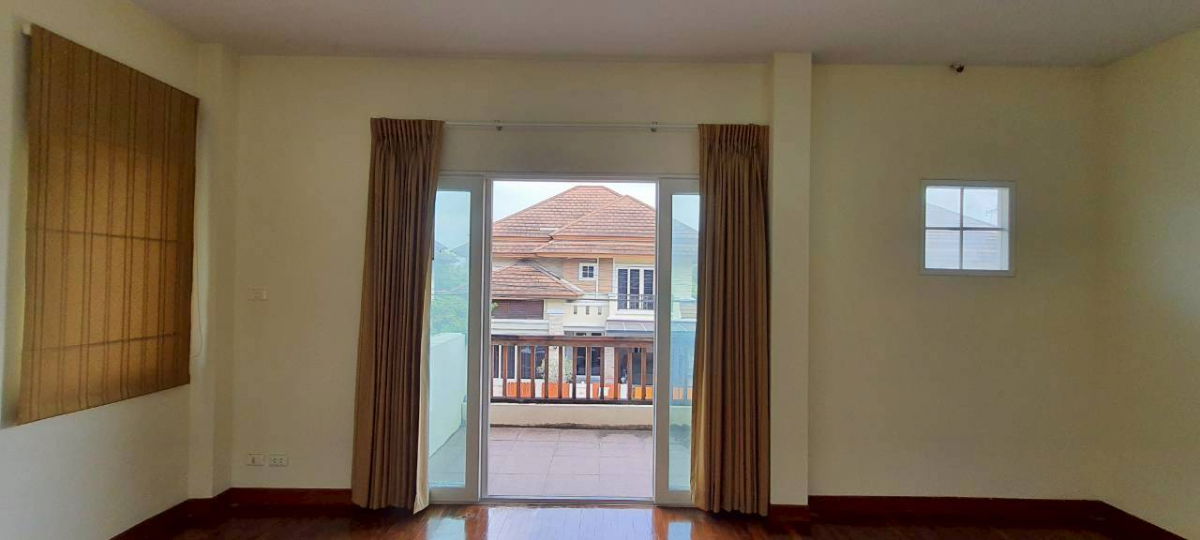 รูป ขายด่วน! บ้านเดี่ยว หมู่บ้าน เศรณีรายา 1 (Serranee Raya 1)  เพียง 6,990,000 บาท บ้านเดี่ยว 2 ชั้น 3 ห้องนอน 3 ห้องน้ำ 1 ห้องครัว จอดรถในบ้านได้ 2 คัน - รูปที่ 13/41