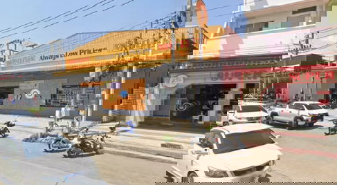 รูป ให้เช่าอาคารพาณิชย์ 3 ชั้น Lotus BigC ติดถนนใหญ่ ตลาดถนนคนเดินไนท์ สีคิ้ว 330 ม. 2 คูหา หัวมุม 52 ตร.วา. 2 นอน 2 น้ำ ตลาดสุขาภิบาล 2 - รูปที่ 3/8