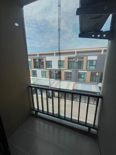 2-bed townhouse for rent, 220 sqm, 22 sq wah, Trio Rom Klao
