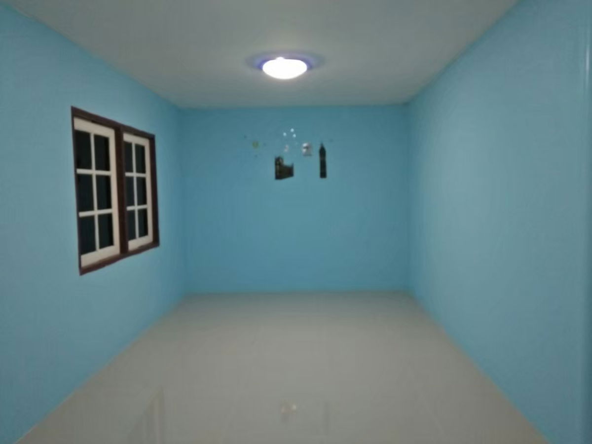 picture Land with a house and garden for sale. - 3/9