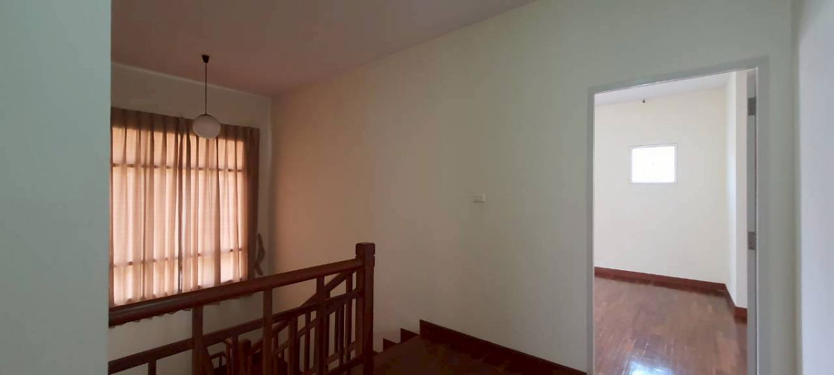 รูป ขายด่วน! บ้านเดี่ยว หมู่บ้าน เศรณีรายา 1 (Serranee Raya 1)  เพียง 6,990,000 บาท บ้านเดี่ยว 2 ชั้น 3 ห้องนอน 3 ห้องน้ำ 1 ห้องครัว จอดรถในบ้านได้ 2 คัน - รูปที่ 8/41