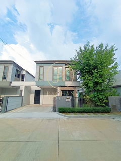 ขายด่วน บ้านแฝด 2 ชั้น หลังริมในสุด หมู่บ้านเวนิว ไอดี พระราม 5 เนื้อที่ 40.5 ตร.ว พื้นที่ใช้สอย 158 ตร.ม