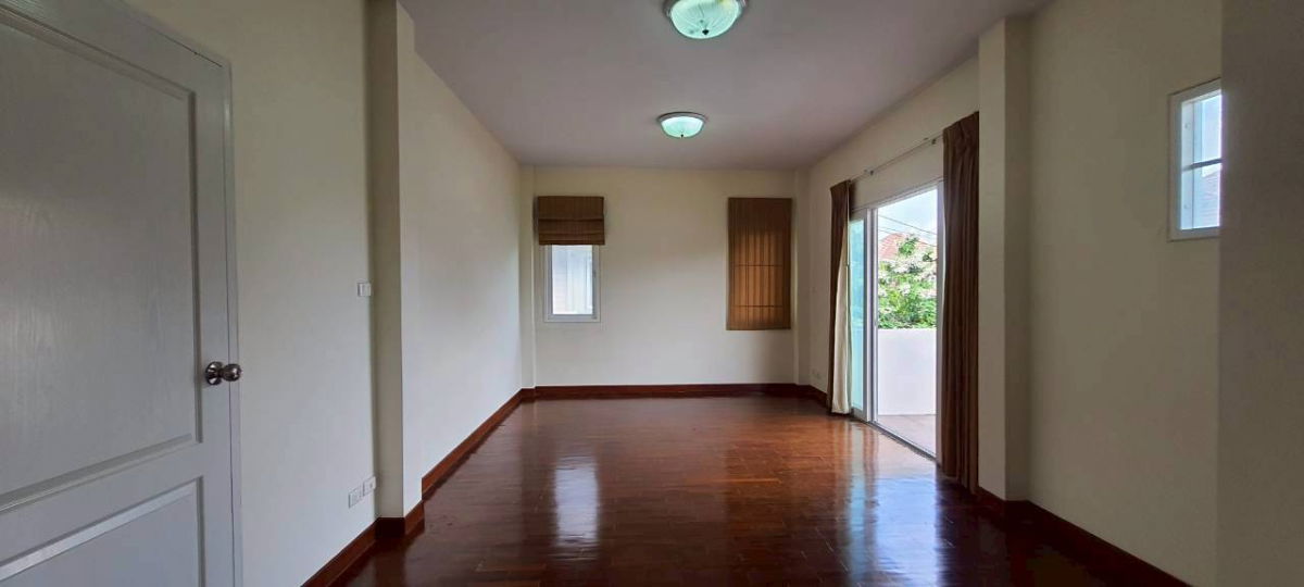 รูป ขายด่วน! บ้านเดี่ยว หมู่บ้าน เศรณีรายา 1 (Serranee Raya 1)  เพียง 6,990,000 บาท บ้านเดี่ยว 2 ชั้น 3 ห้องนอน 3 ห้องน้ำ 1 ห้องครัว จอดรถในบ้านได้ 2 คัน - รูปที่ 12/41