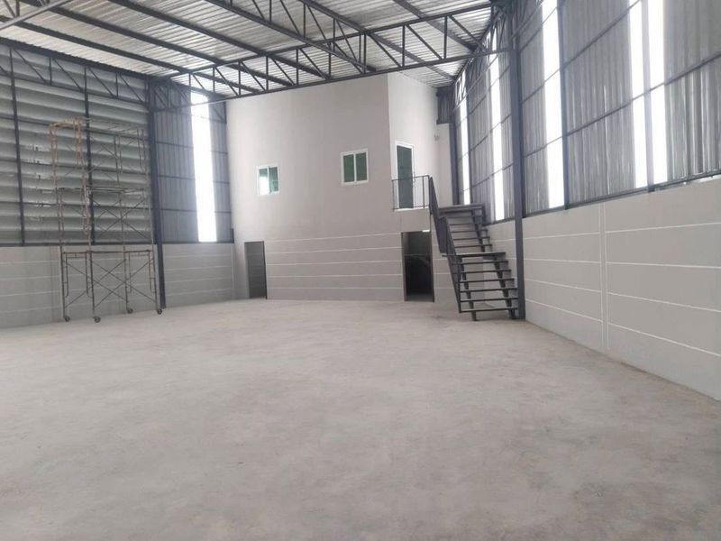 รูป ให้เช่าโกดัง โซนหนองไม้แดง ใกล้นิคมอมตะ ชลบุรี  - รูปที่ 3/6