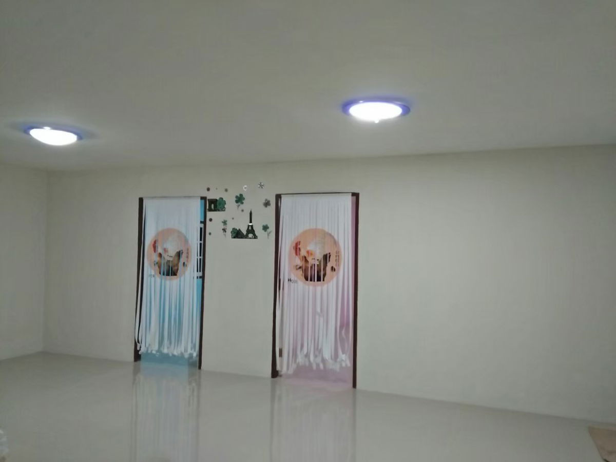 picture Land with a house and garden for sale. - 4/9