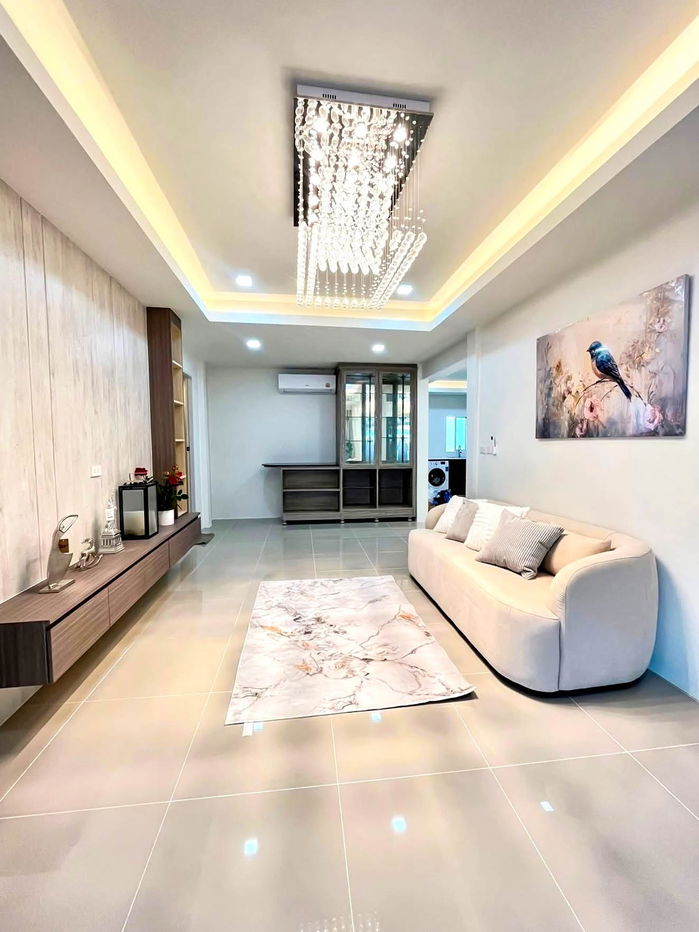 picture Corner Single House for Sale – Nern Plub Wan, East Pattaya - 1/10