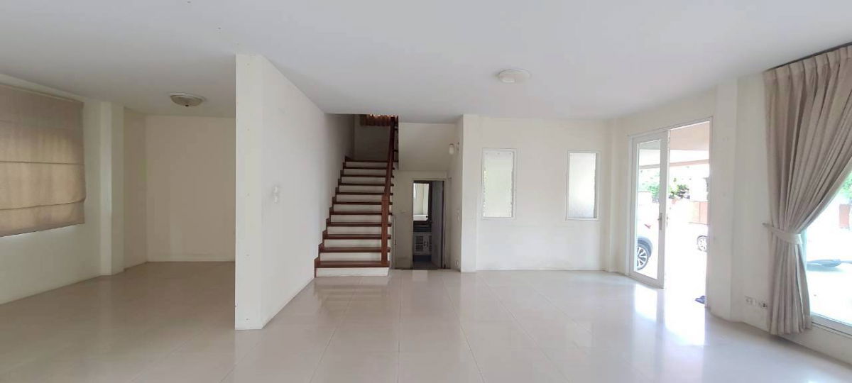 รูป ขายด่วน! บ้านเดี่ยว หมู่บ้าน เศรณีรายา 1 (Serranee Raya 1)  เพียง 6,990,000 บาท บ้านเดี่ยว 2 ชั้น 3 ห้องนอน 3 ห้องน้ำ 1 ห้องครัว จอดรถในบ้านได้ 2 คัน - รูปที่ 18/41