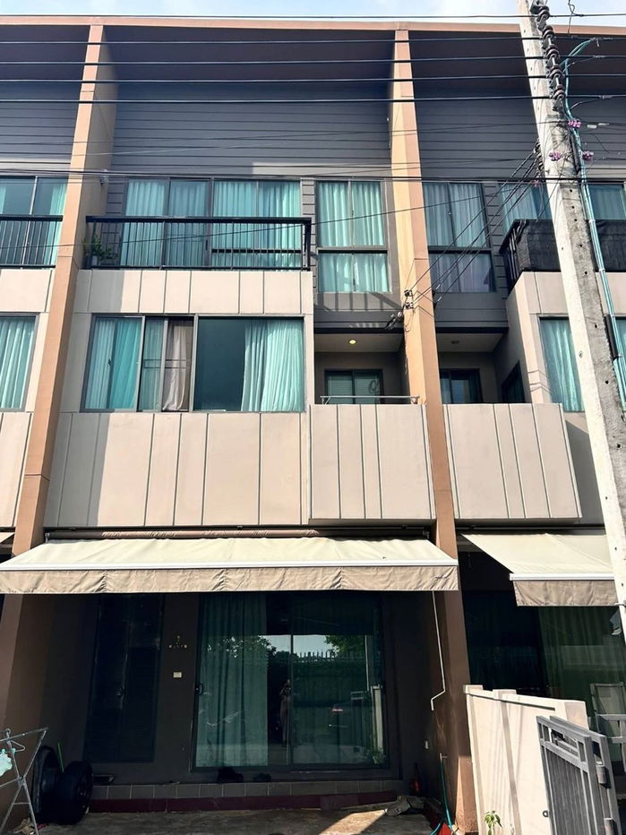 รูป T 1477 ให้เช่า ทาวน์โฮม 3 ชั้น "บ้านกลางเมือง บางนา-วงแหวน" เฟอร์ฯ ครบ เครื่องใช้ไฟฟ้าพร้อมอยู่! - รูปที่ 1/9