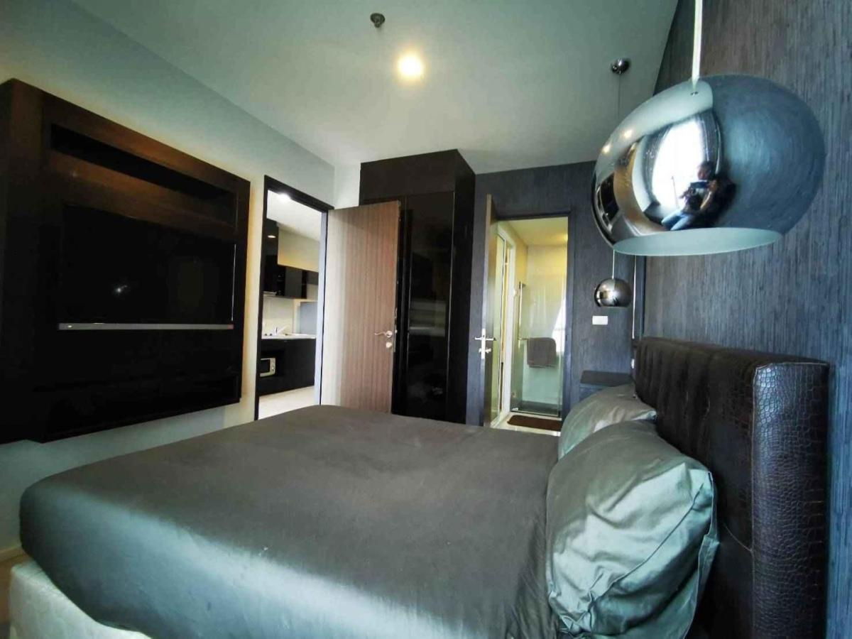 picture Condo for Rent: Rhythm Sukhumvit 44/1 Near BTS Phra Khanong - 1/5