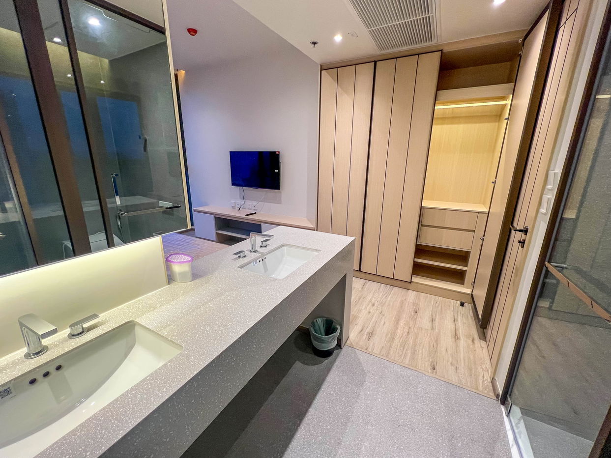 รูป Luxury Condominium 2 - Bed for Rent at Arom Wongamat - รูปที่ 7/13