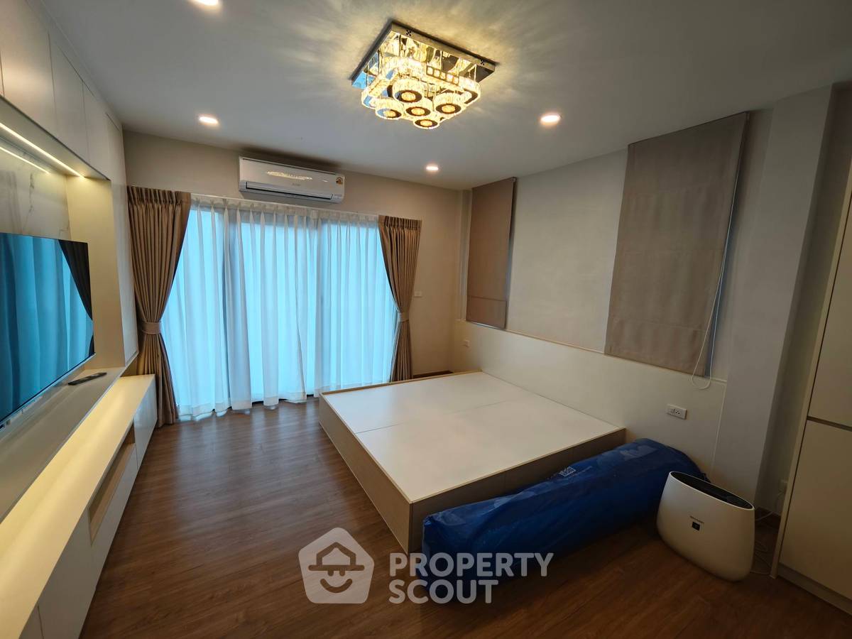 รูป บ้าน 4-ห้องนอน ที่ เซนโทร วิภาวดี ใน ดอนเมือง (ID 2496616) - รูปที่ 22/31