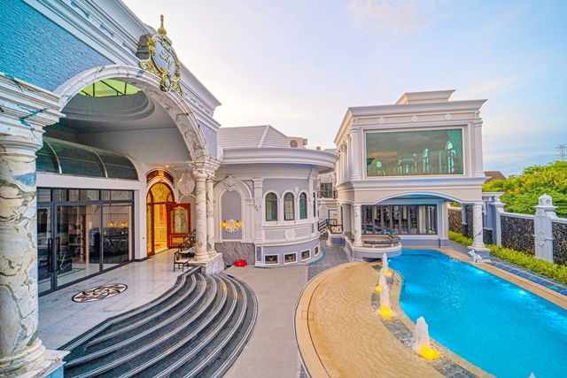 รูป ถ.อักษะ พุทธมณฑลสาย3 14นาที จากเซนทรัลปิ่นเกล้า ขายคฤหาสน์หรู 3ชั้น รวมชั้นใต้ดินจอดรถ super car 20คัน 2ไร่ 70ตรว. เต็มพื้นที่ - รูปที่ 2/8