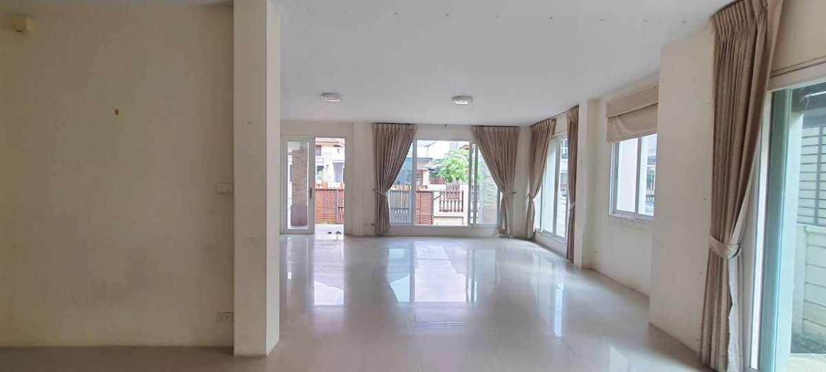 รูป ขายด่วน! บ้านเดี่ยว หมู่บ้าน เศรณีรายา 1 (Serranee Raya 1)  เพียง 6,990,000 บาท บ้านเดี่ยว 2 ชั้น 3 ห้องนอน 3 ห้องน้ำ 1 ห้องครัว จอดรถในบ้านได้ 2 คัน - รูปที่ 22/41